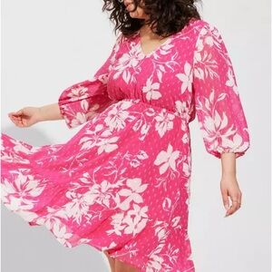 Torrid Pink and White Floral Dress with Pockets - Size 1 (14/16)